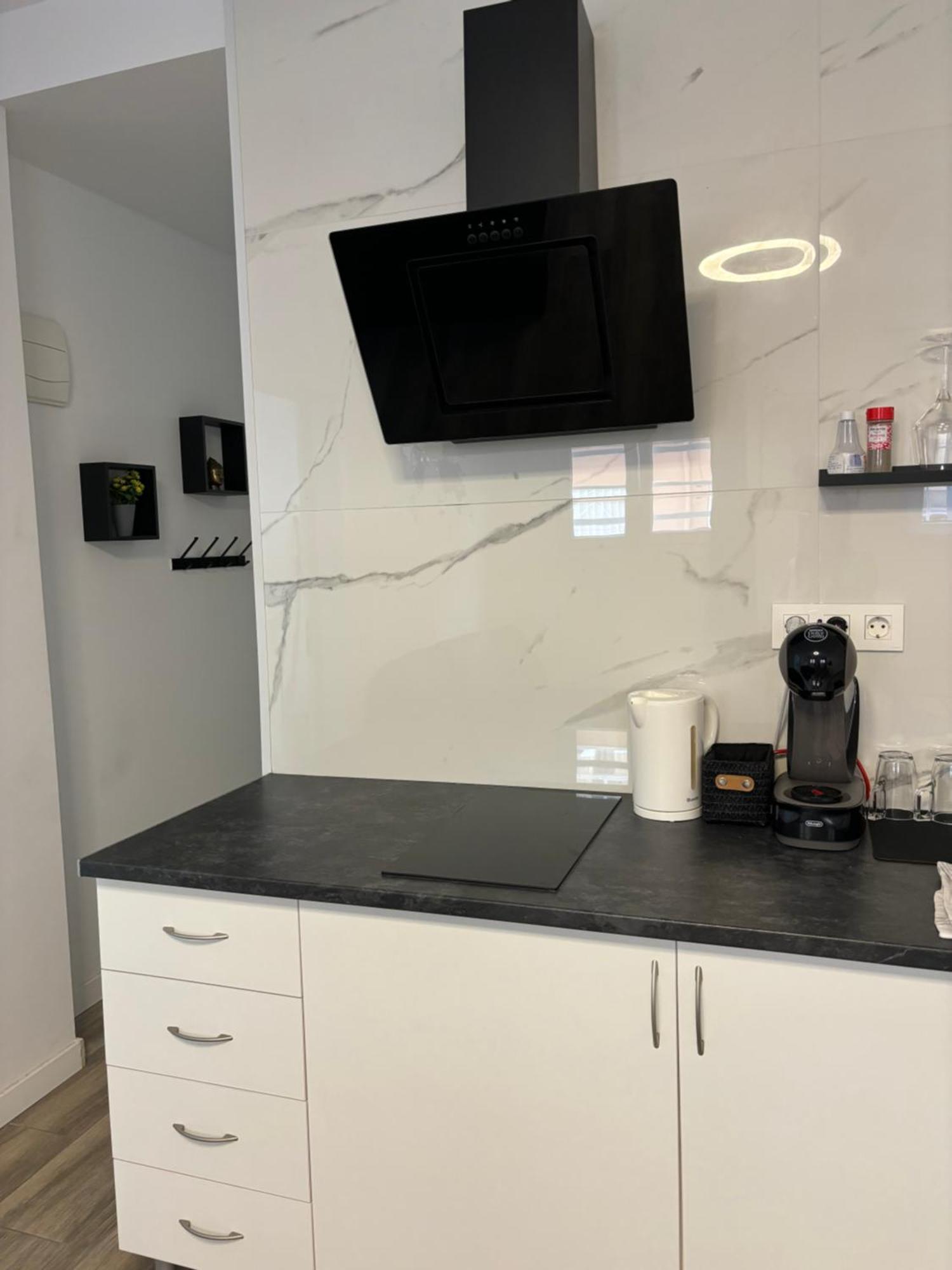 Apartamento Blanco Y Negro En El Centro Аликанте Экстерьер фото